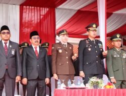 Kapolres dan Wakapolres Musi Rawas Ikuti Upacara Pengibaran Bendera Merah Putih dan Detik-Detik Proklamasi Kemerdekaan Republik Indonesia
